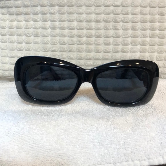 Gianni Versace Black Sunglasses - Picture 1 of 5